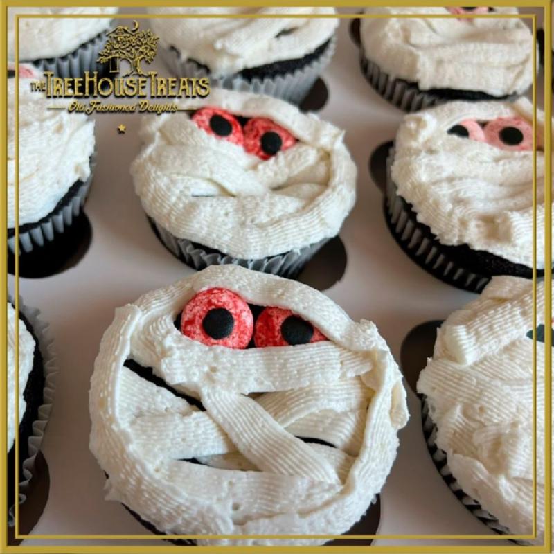 HALLOWEEN MUMMY CUPCAKES (by the dozen)